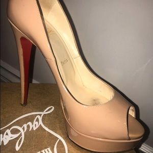Louboutins: Lady peep toe